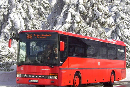 Skibus von Bayerisch Eisenstein zur Talstation der Arber Bergbahn