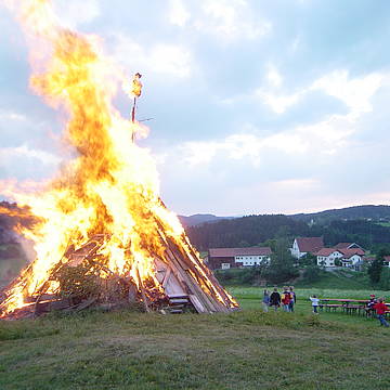 Sonnwendfeuer in Eppenschlag, Bayerischer Wald